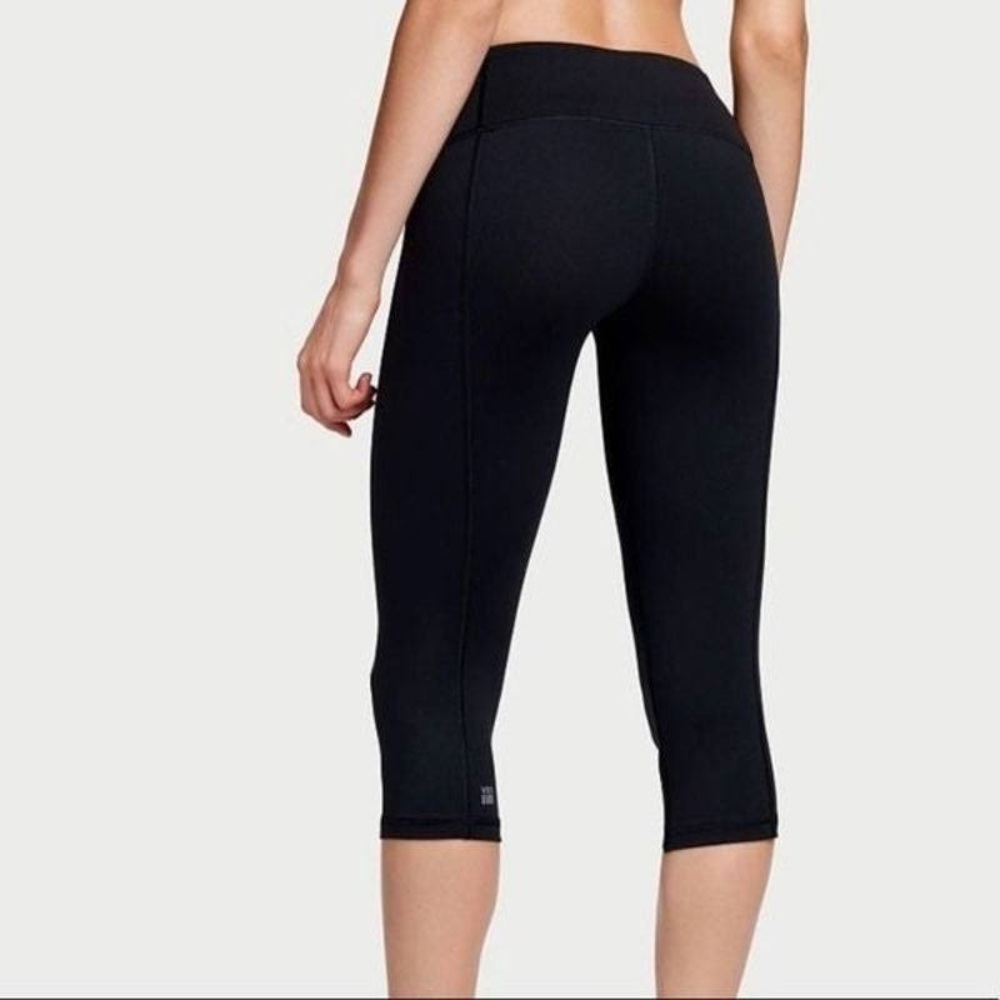 VSX Sport black knockout crop leggings